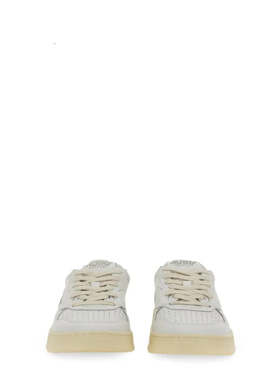 Autry MEDALIST LOW SNEAKER sold by Siebentaschen product image thumbnail 4