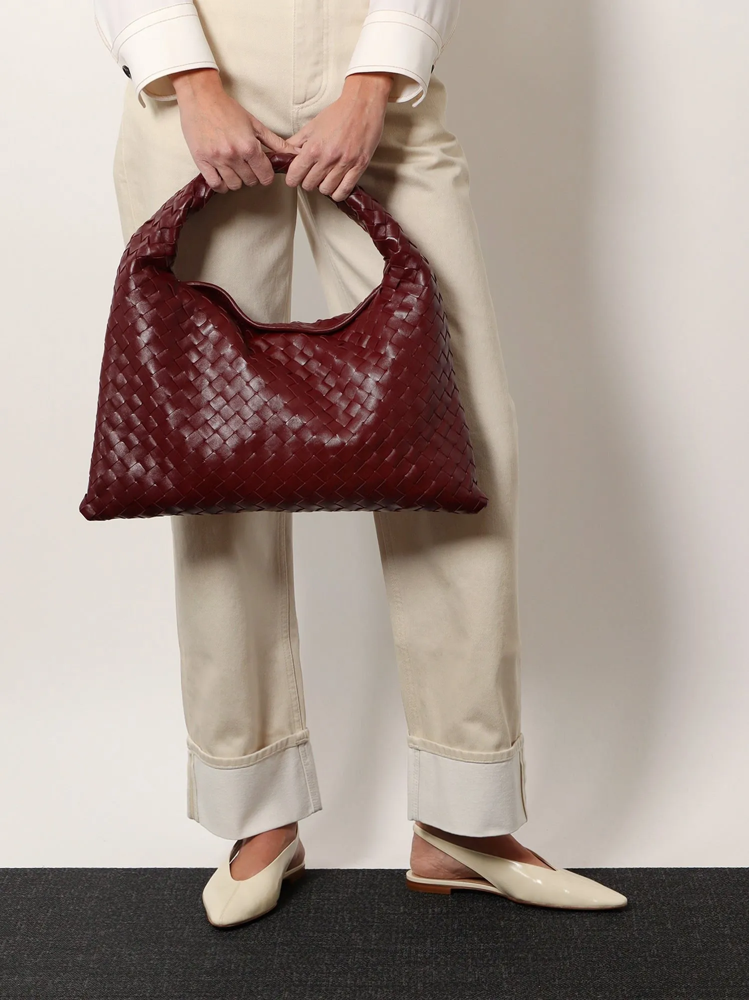 Bottega Veneta Sofia flat leather slingback sold by Siebentaschen product image thumbnail 2