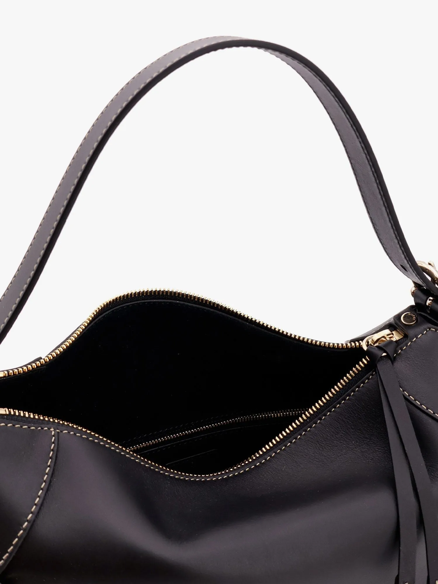 Gucci GG Emblem leather shoulder bag with frontal logo sold by Siebentaschen product image thumbnail 4