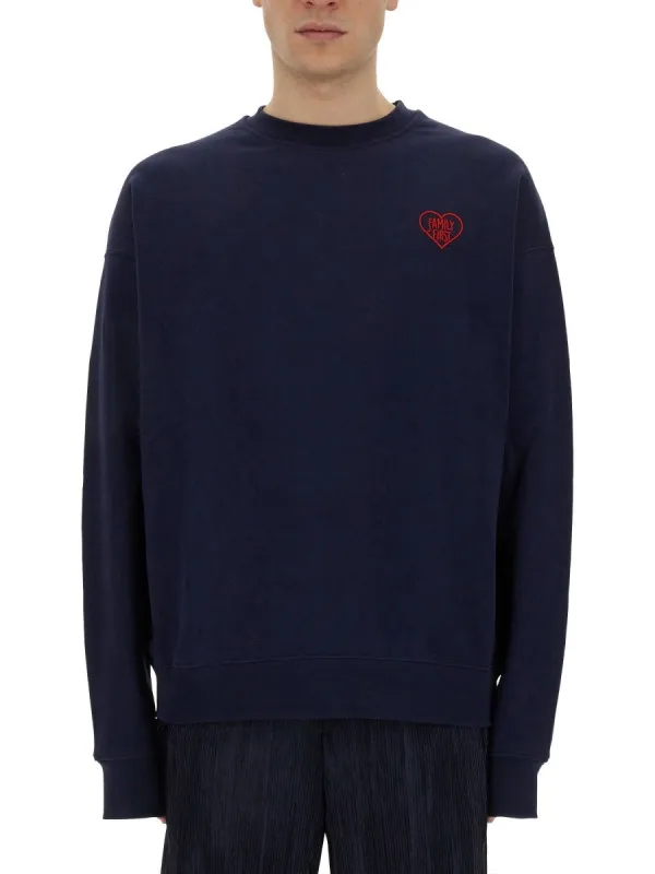 FAMILY FIRST SWEATSHIRT WITH HEART EMBROIDERY made by Siebentaschen