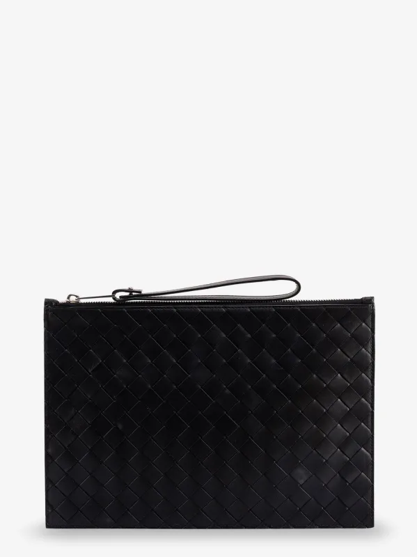 Bottega Veneta Leather clutch with Intrecciato motif sold by Siebentaschen