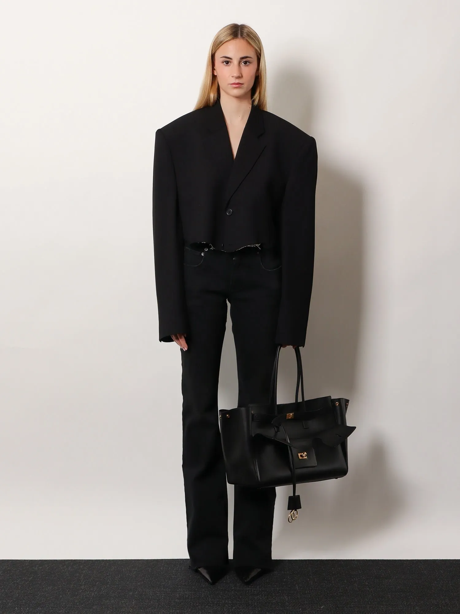 Balenciaga Carry All Bel Air shoulder bag sold by Siebentaschen product image thumbnail 2