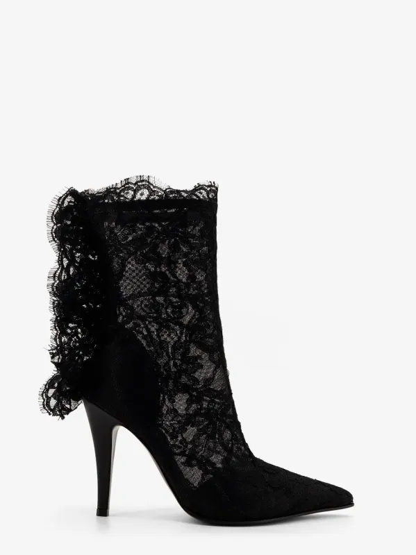 Alexander Mcqueen Heron lace boots sold by Siebentaschen