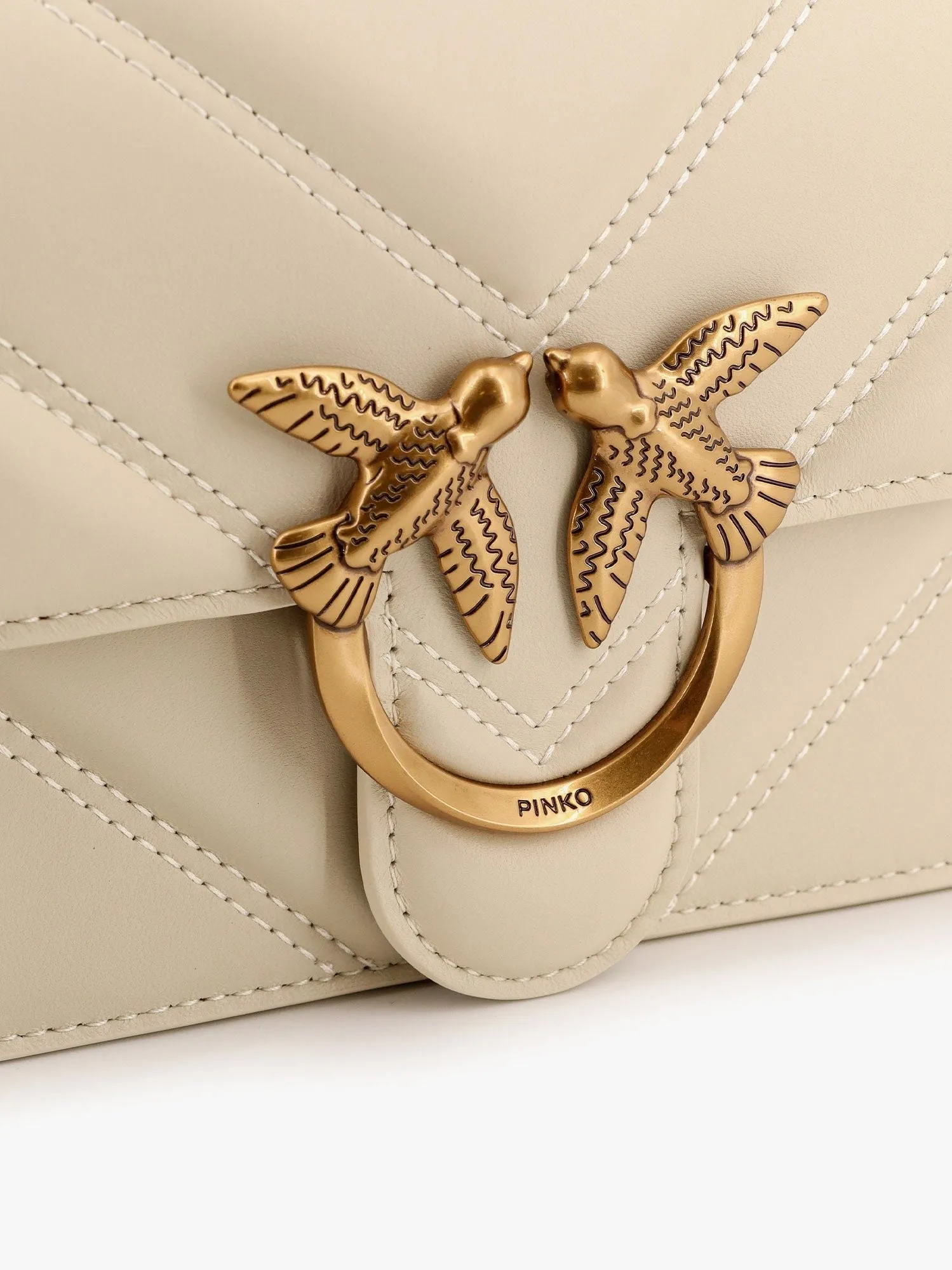 Pinko Matelassé leather shoulder bag with love birds buckle sold by Siebentaschen product image thumbnail 5