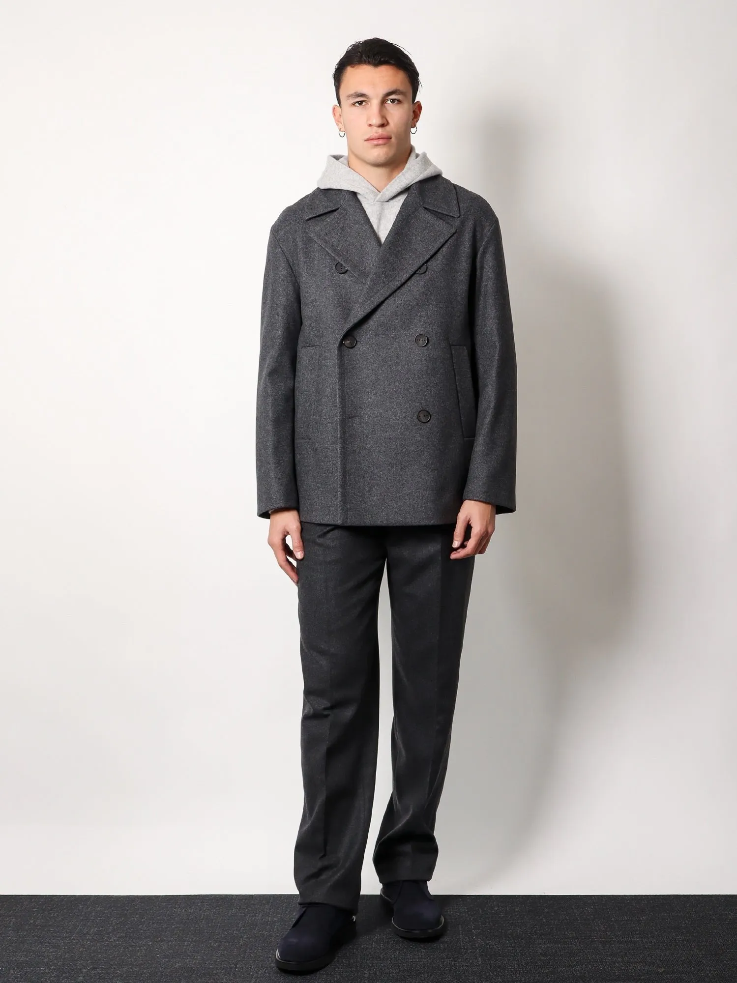 Hevo Double-breasted virgin wool blend coat sold by Siebentaschen product image thumbnail 2