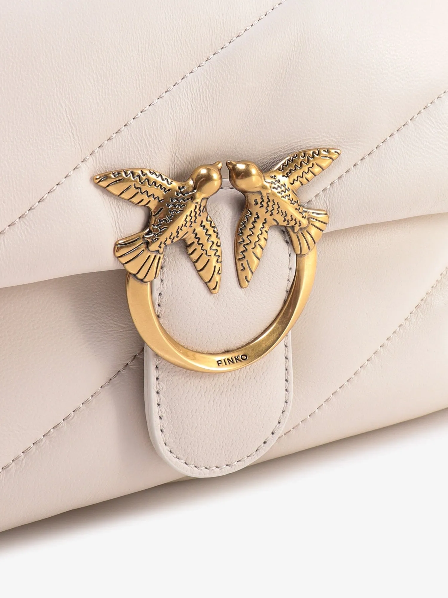 Pinko Matelassé leather shoulder bag with iconic love birds buckle sold by Siebentaschen product image thumbnail 5