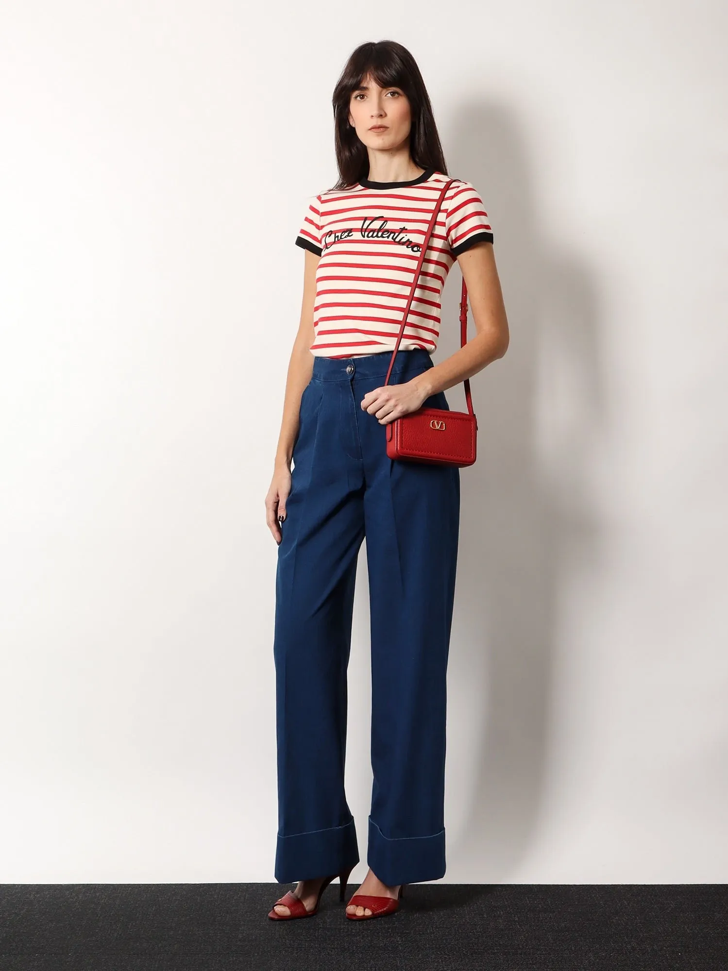 Valentino Garavani Valentino garavani alltime leather shoulder bag with vlogo signature detail sold by Siebentaschen product image thumbnail 2