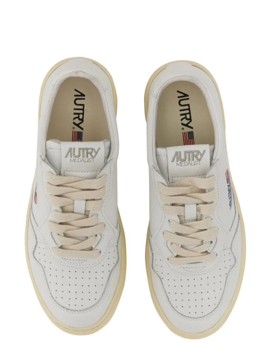 Autry "MEDALIST" LOW SNEAKER sold by Siebentaschen product image thumbnail 4