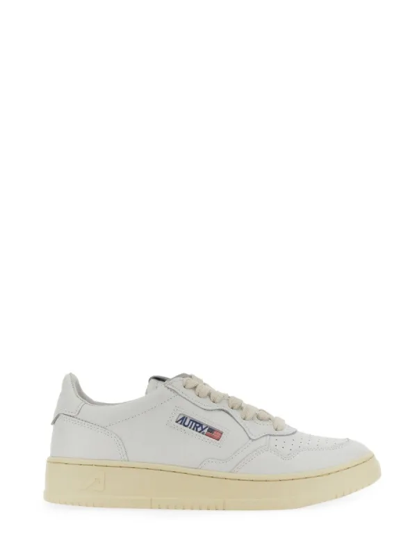 Autry "MEDALIST" LOW SNEAKER sold by Siebentaschen