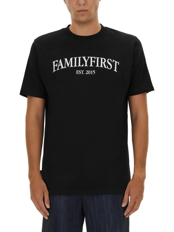 FAMILY FIRST T-SHIRT WITH LOGO made by Siebentaschen