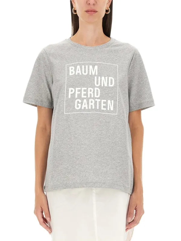 BAUM UND PFERDGARTEN JAWO T-SHIRT sold by Siebentaschen
