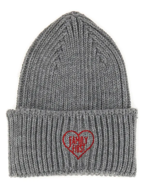 FAMILY FIRST BEANIE HAT WITH LOGO made by Siebentaschen