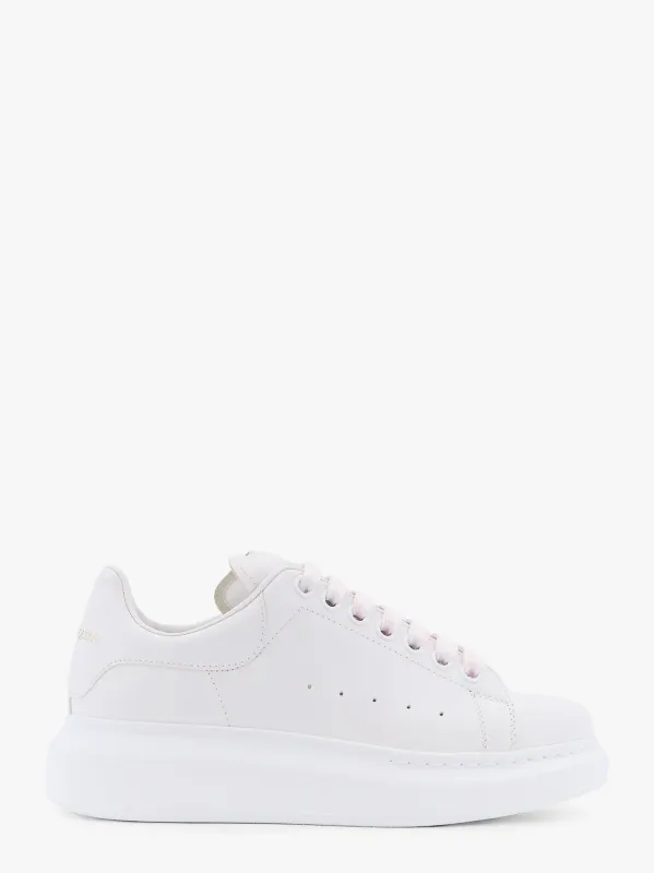 Alexander Mcqueen Larry leather sneakers with logo detail on the back sold by Siebentaschen