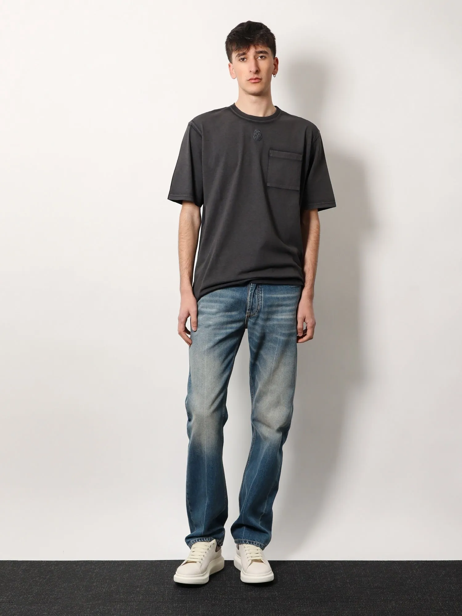 Alexander Mcqueen Cotton t-shirt with frontal iconic skull sold by Siebentaschen product image thumbnail 2