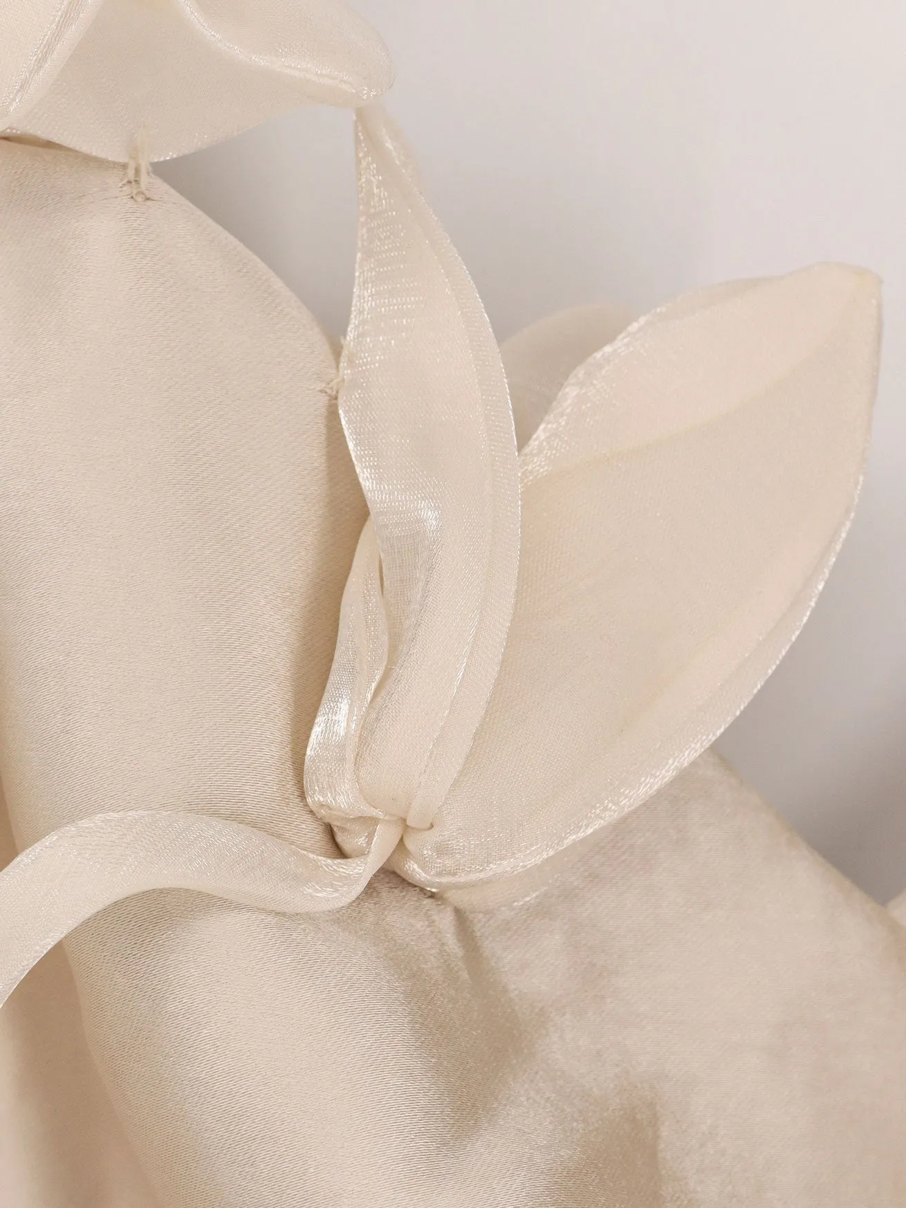 SELF PORTRAIT Satin mini dress with floral etails sold by Siebentaschen product image thumbnail 4