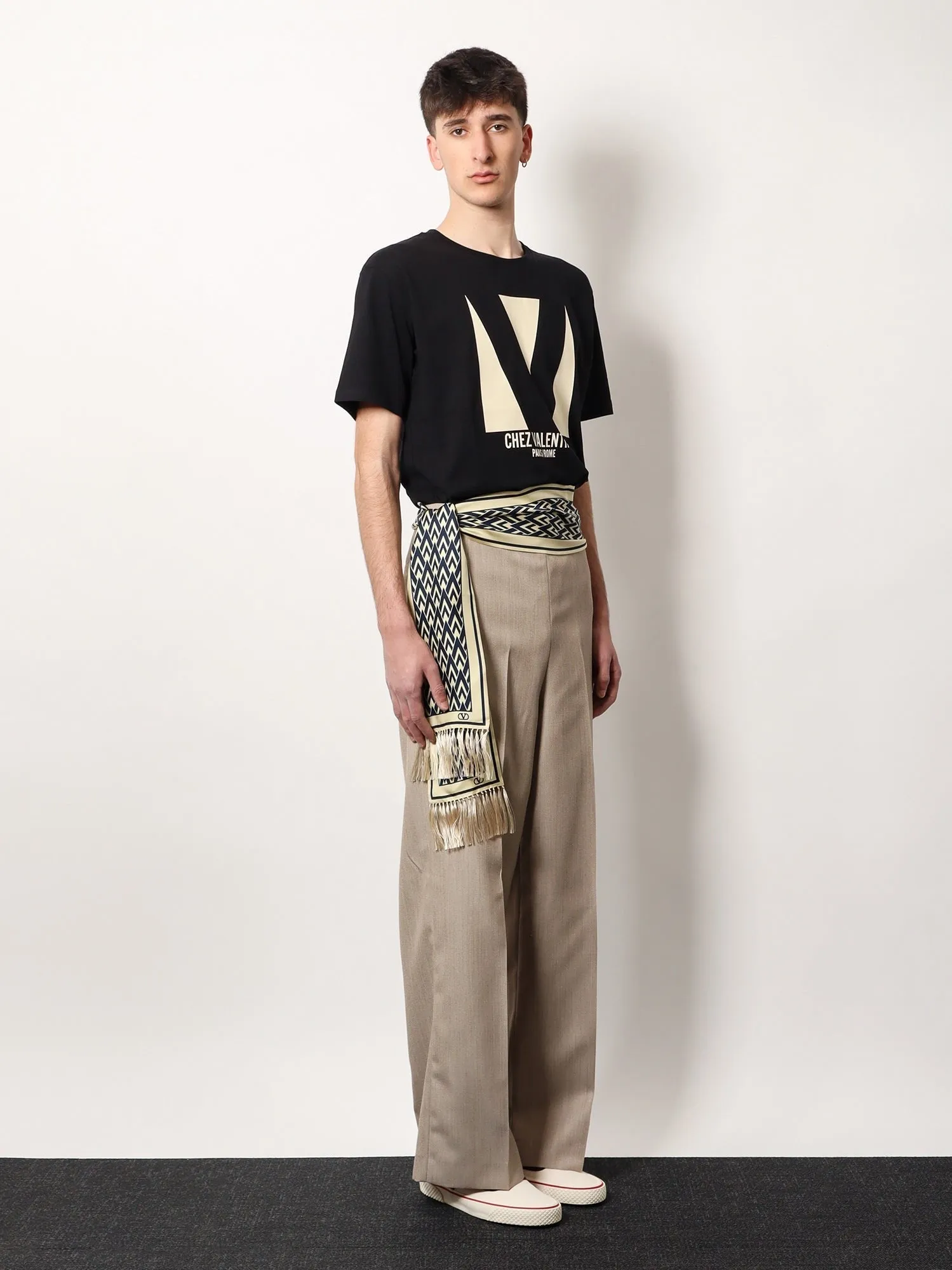 Valentino COTTON T-SHIRT WITH "CHEZ VALENTINO" PRINT sold by Siebentaschen product image thumbnail 2