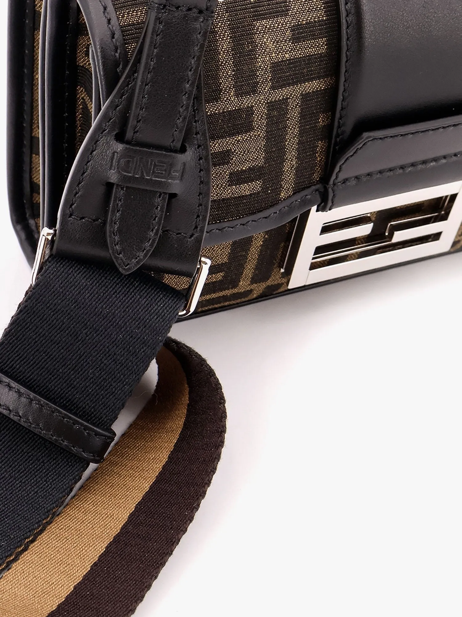 Fendi Baguette double jacquard shoulder bag sold by Siebentaschen product image thumbnail 2