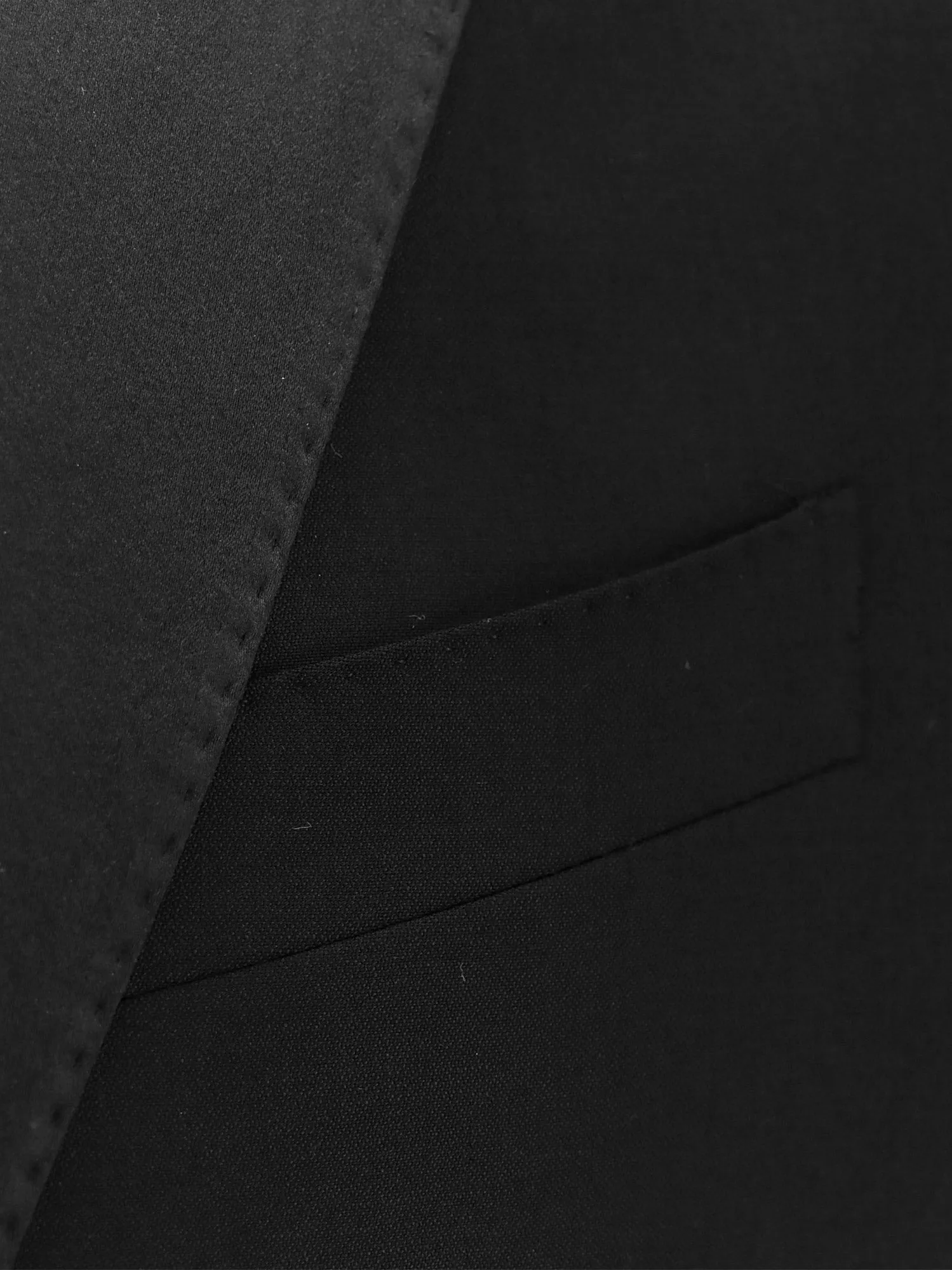 Dolce & Gabbana Virgin wool blend tuxedo with gilet and satin profiles sold by Siebentaschen product image thumbnail 5