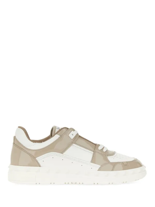 Valentino Garavani LOW TOP SNEAKER "FREEDOTS" sold by Siebentaschen
