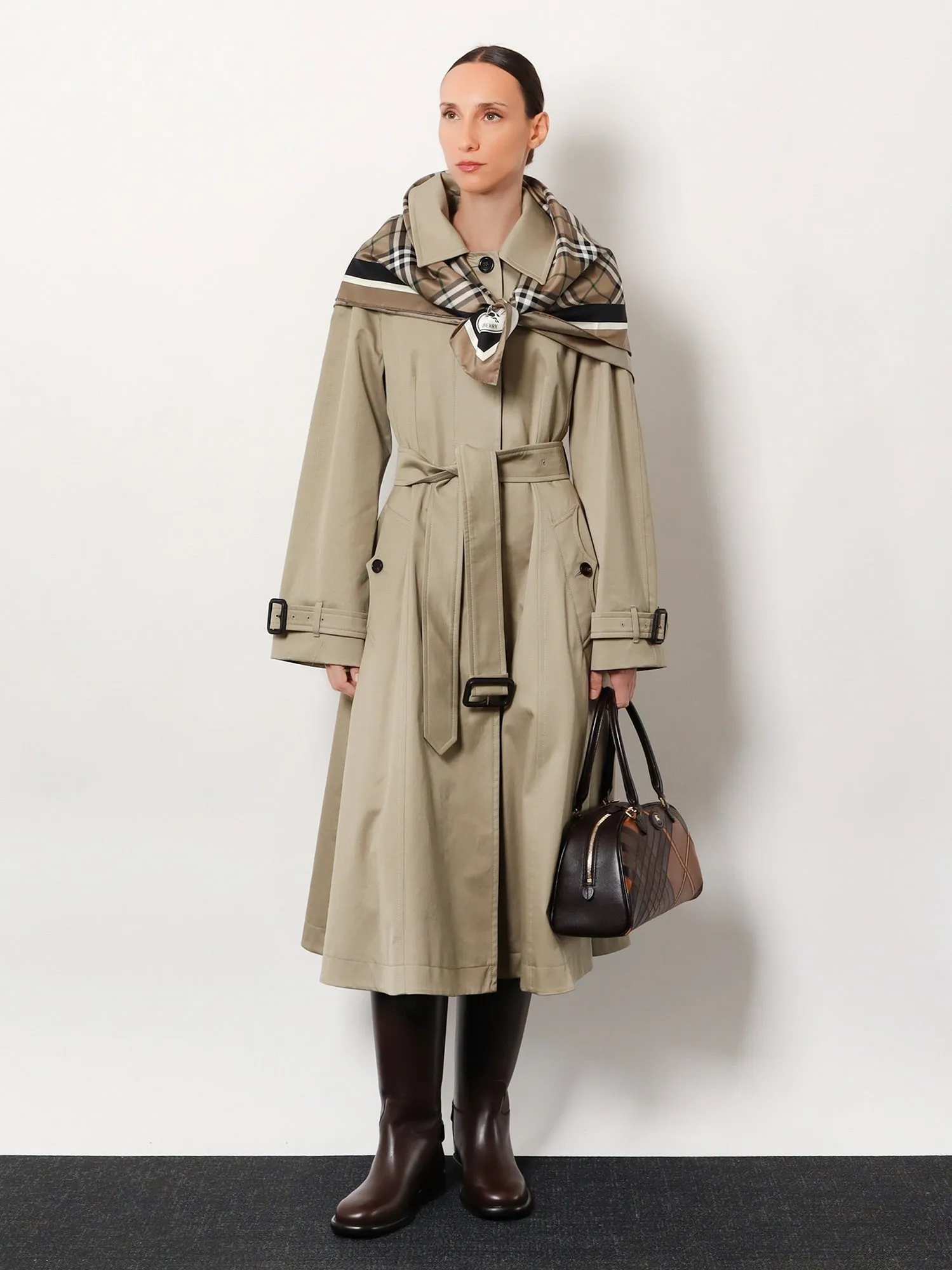 Burberry Ellingham cotton trench sold by Siebentaschen product image thumbnail 2