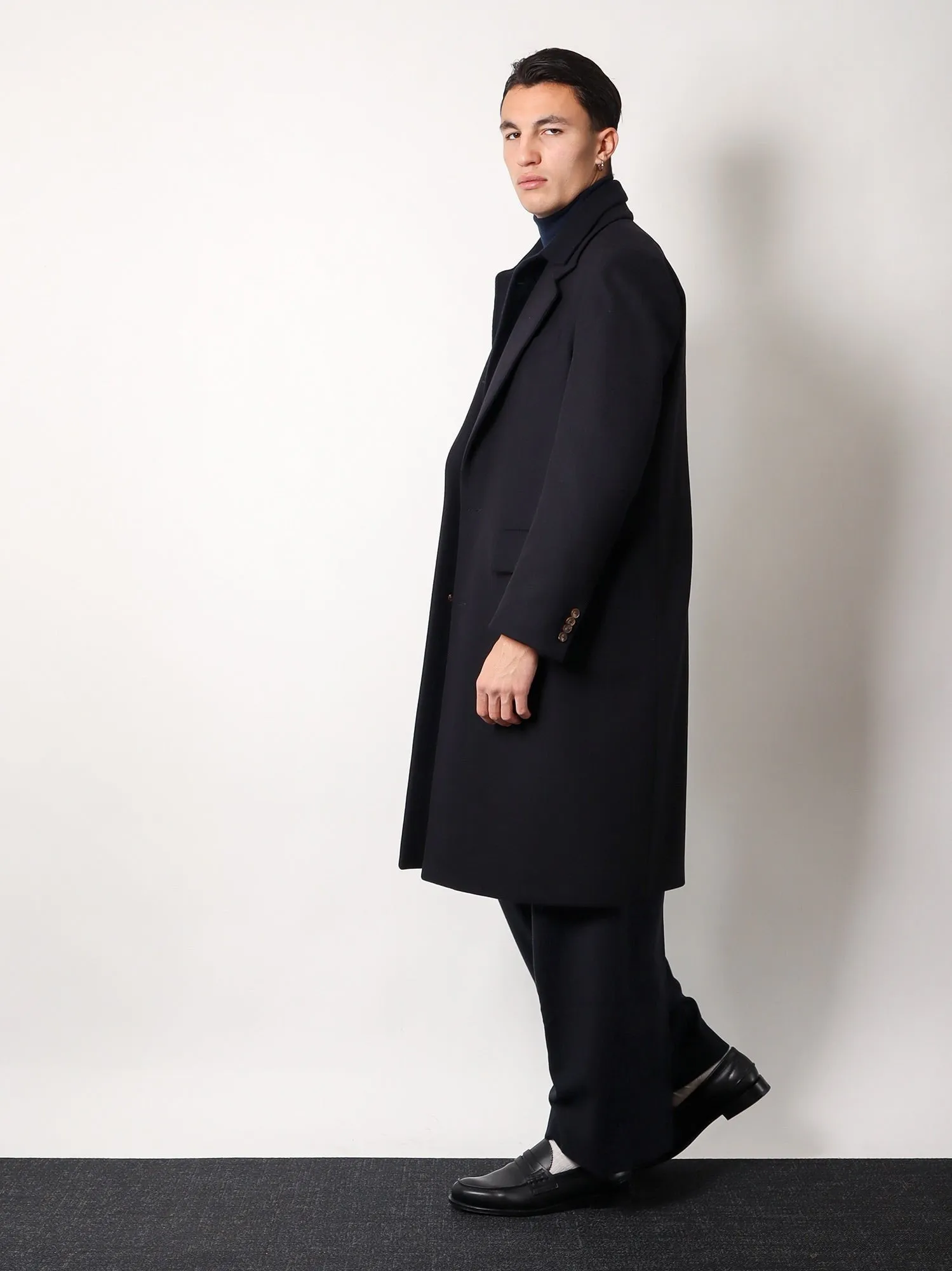 Hevo Virgin wool coat with satin lining sold by Siebentaschen product image thumbnail 2
