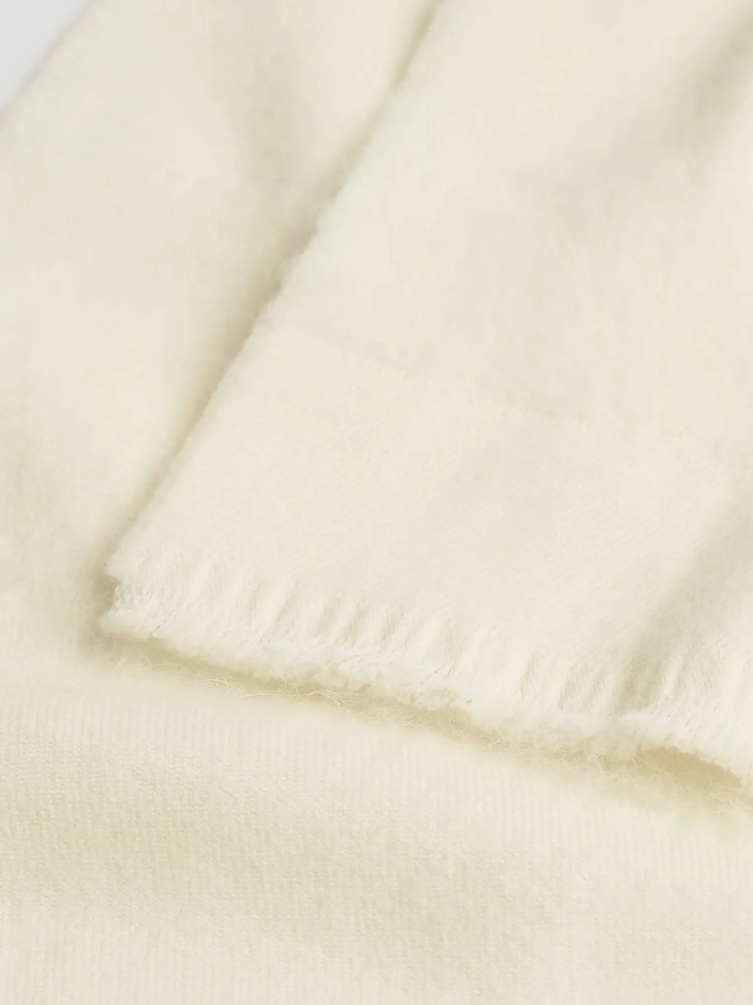 TOTEME Virgin wool and alpaca scarf sold by Siebentaschen product image thumbnail 2