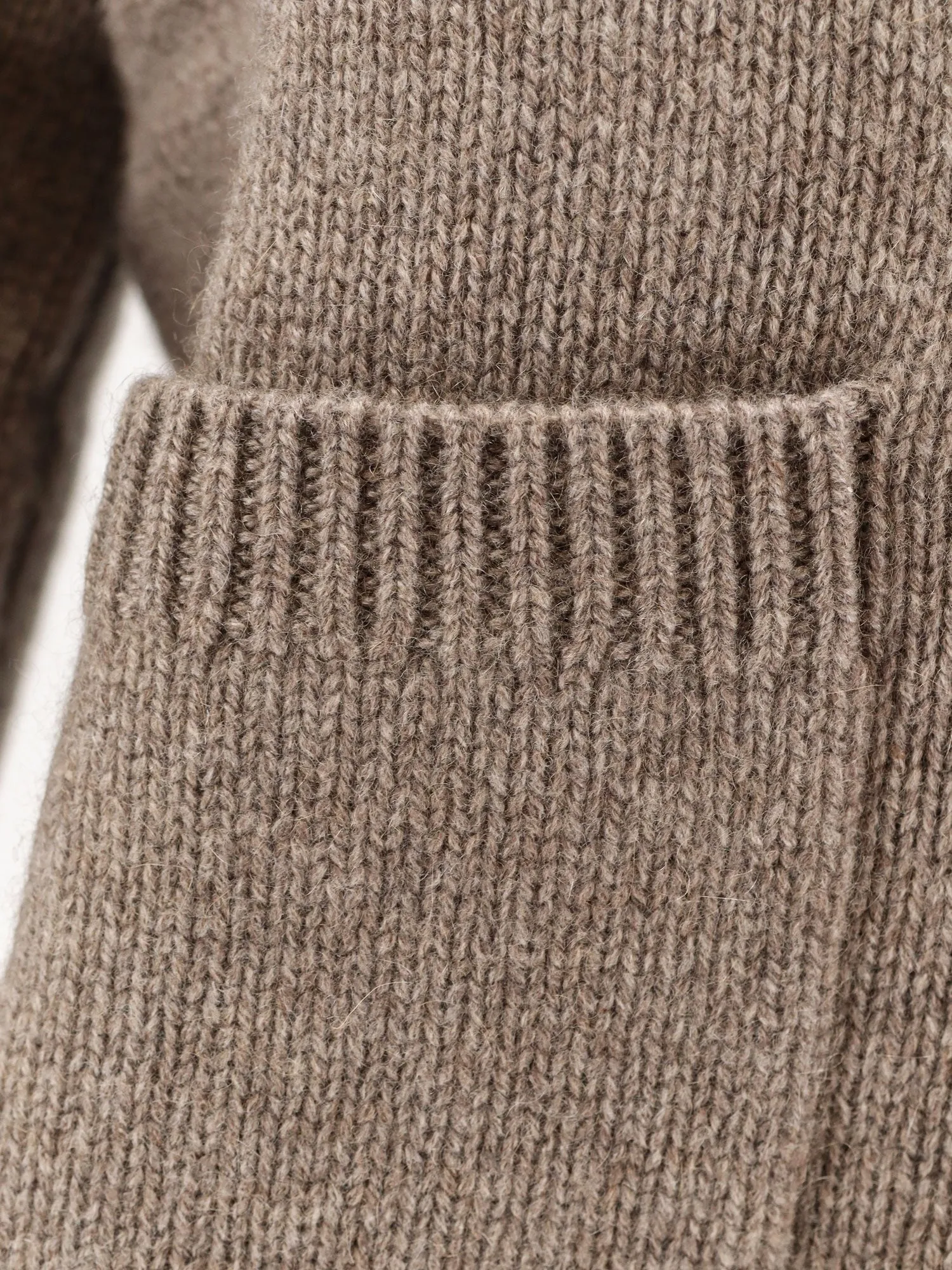 LISA YANG Danni cashmere cardigan sold by Siebentaschen product image thumbnail 3