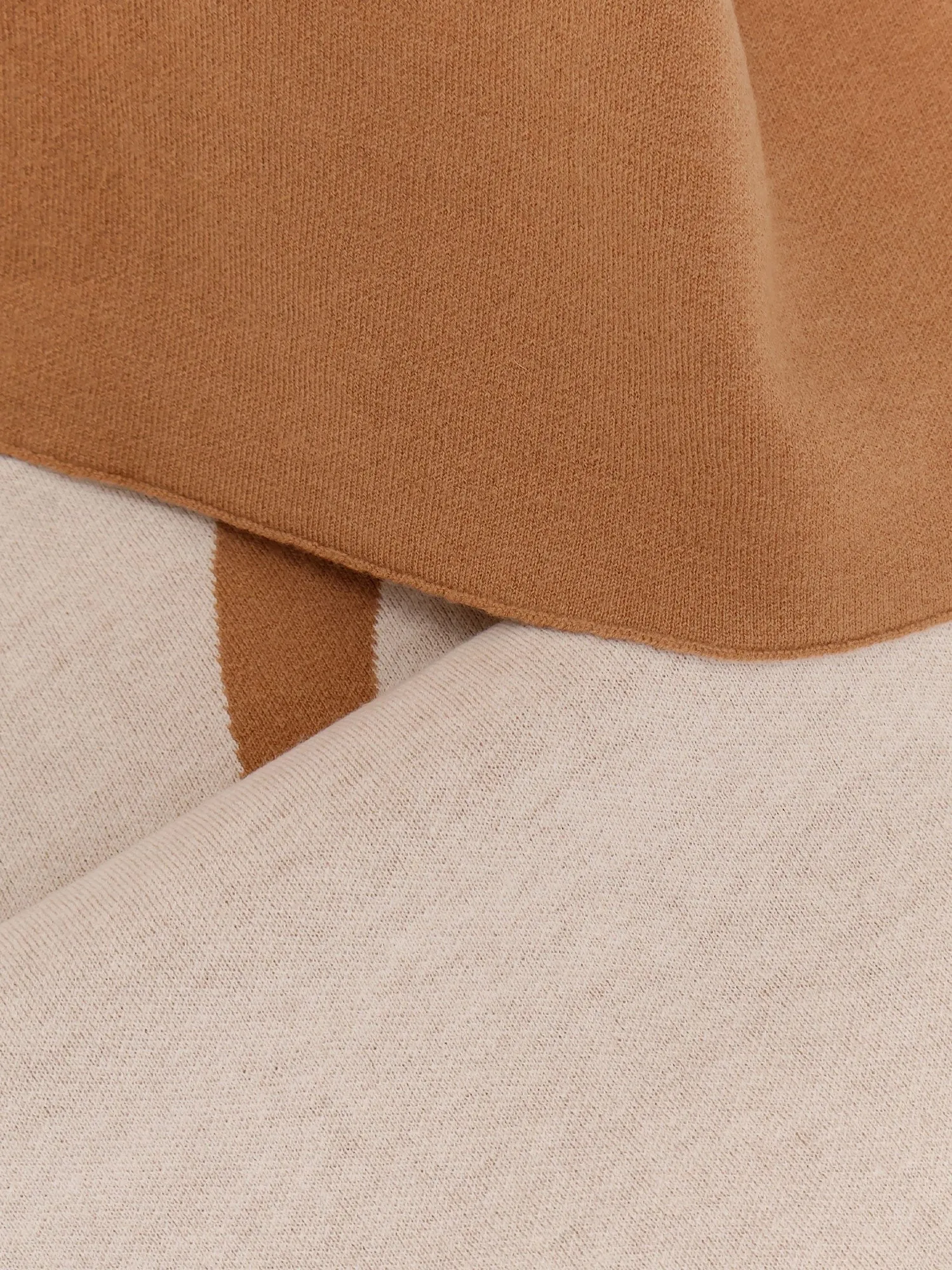 Pinko Merino wool scarf with logo print sold by Siebentaschen product image thumbnail 2