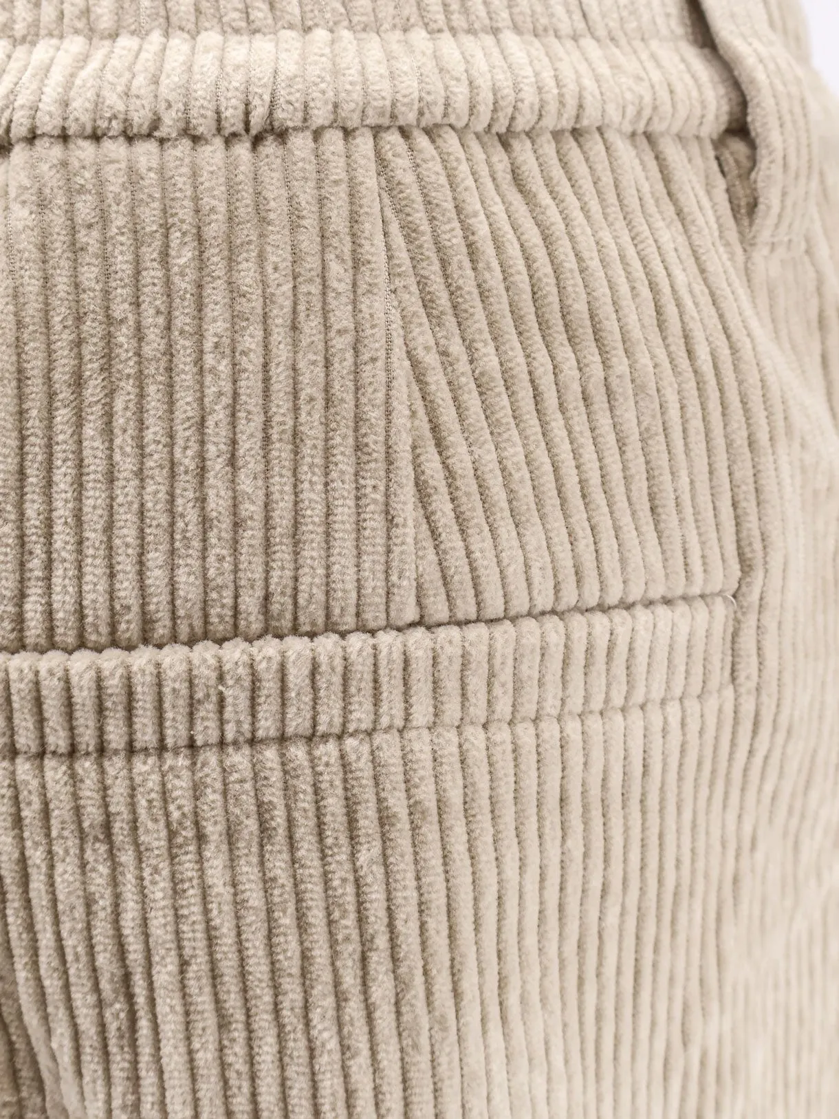 Brunello Cucinelli Corduroy trousers sold by Siebentaschen product image thumbnail 3