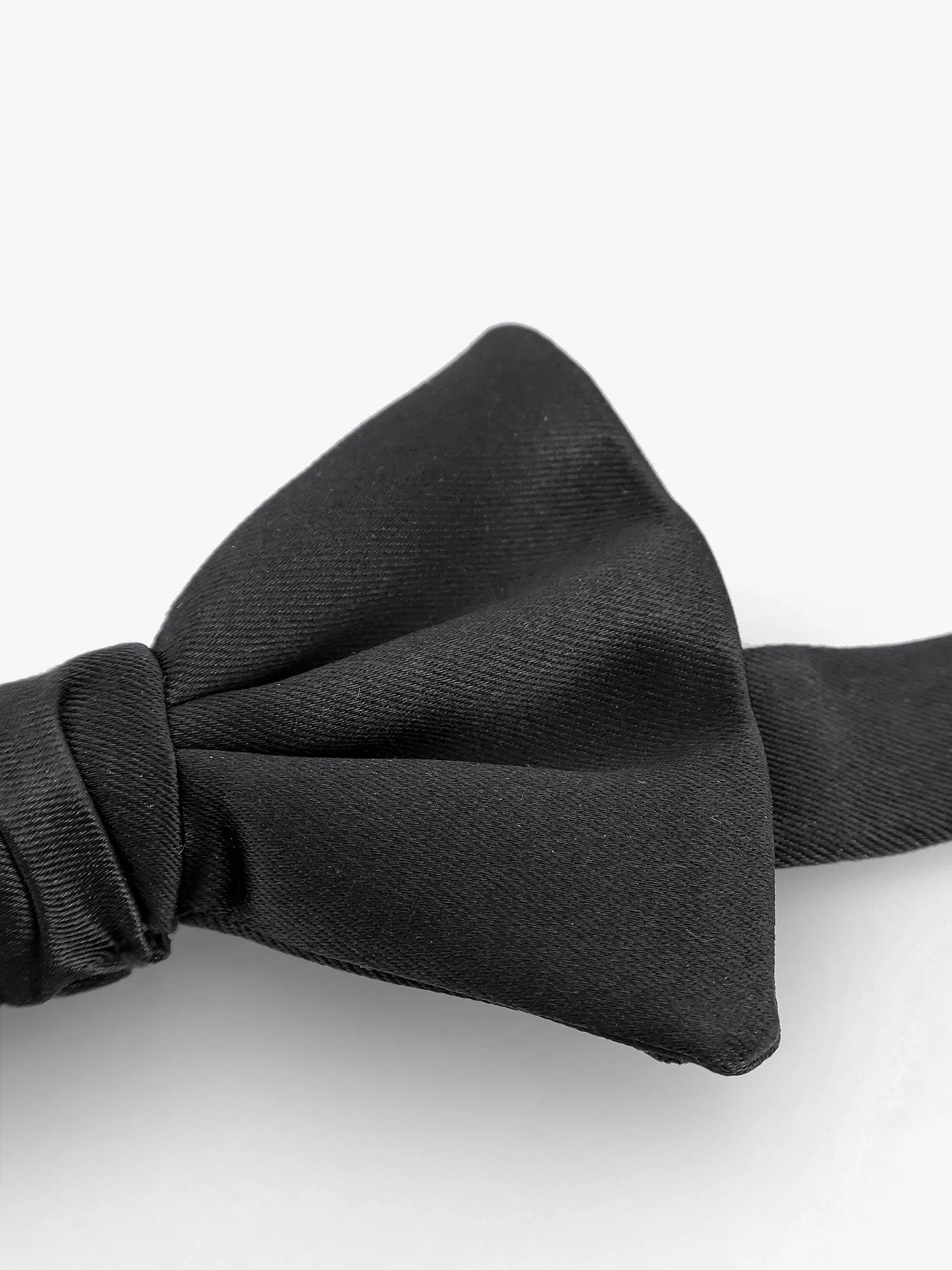 Giorgio Armani Silk bow tie sold by Siebentaschen product image thumbnail 2