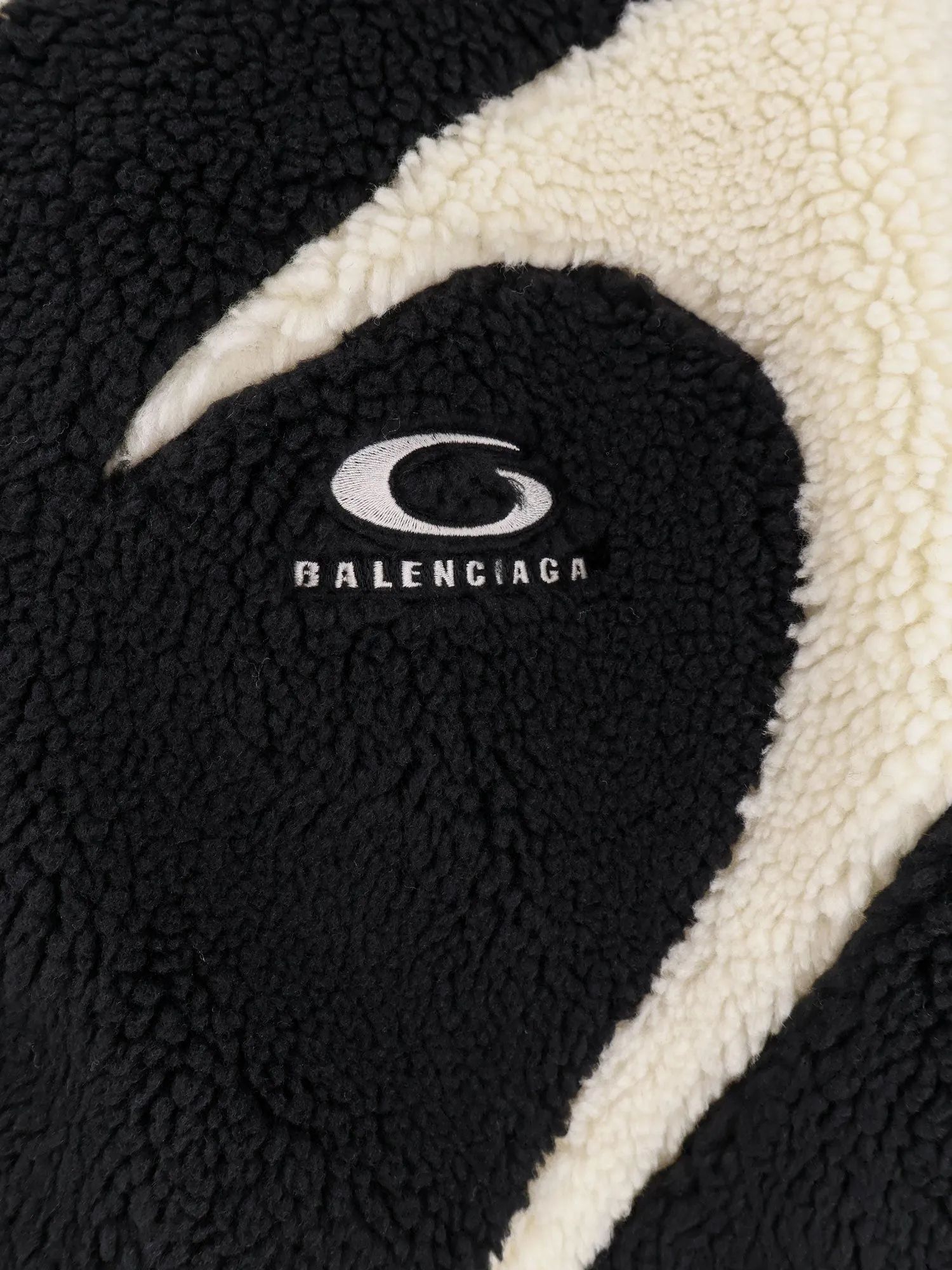 Balenciaga Oversized faux fur jacket sold by Siebentaschen product image thumbnail 3