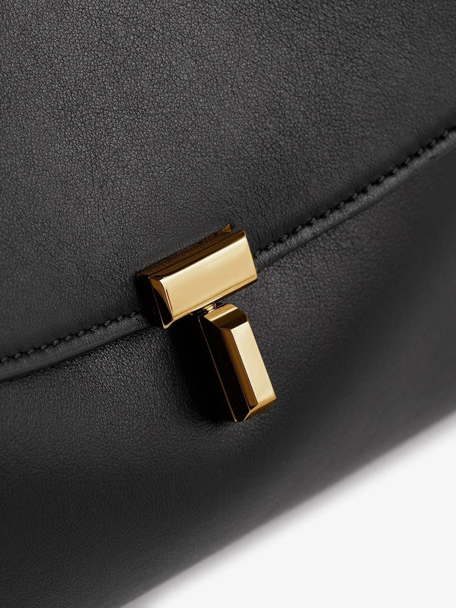 TOTEME T-Lock leather shoulder bag sold by Siebentaschen product image thumbnail 4