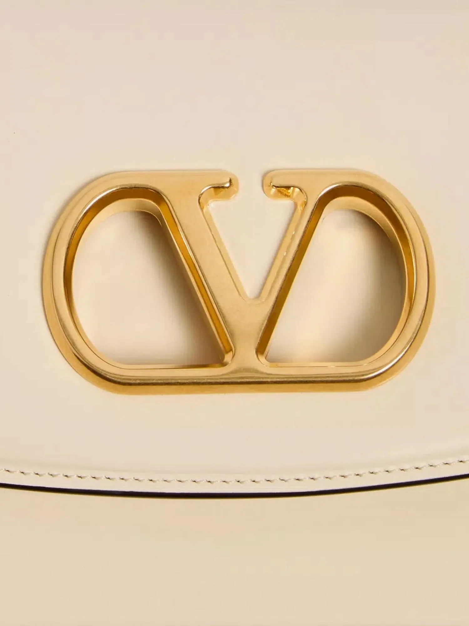 Valentino Garavani Leather Vlogo shoulder bag sold by Siebentaschen product image thumbnail 5