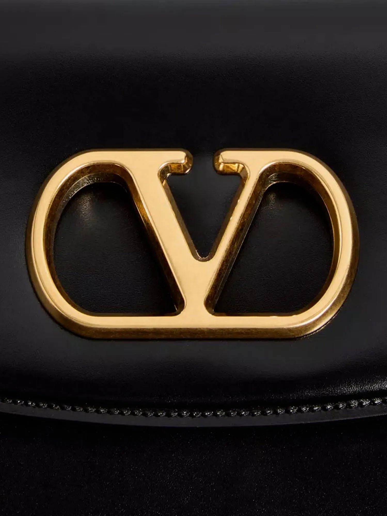 Valentino Garavani Vlogo leather shoulder bag sold by Siebentaschen product image thumbnail 5