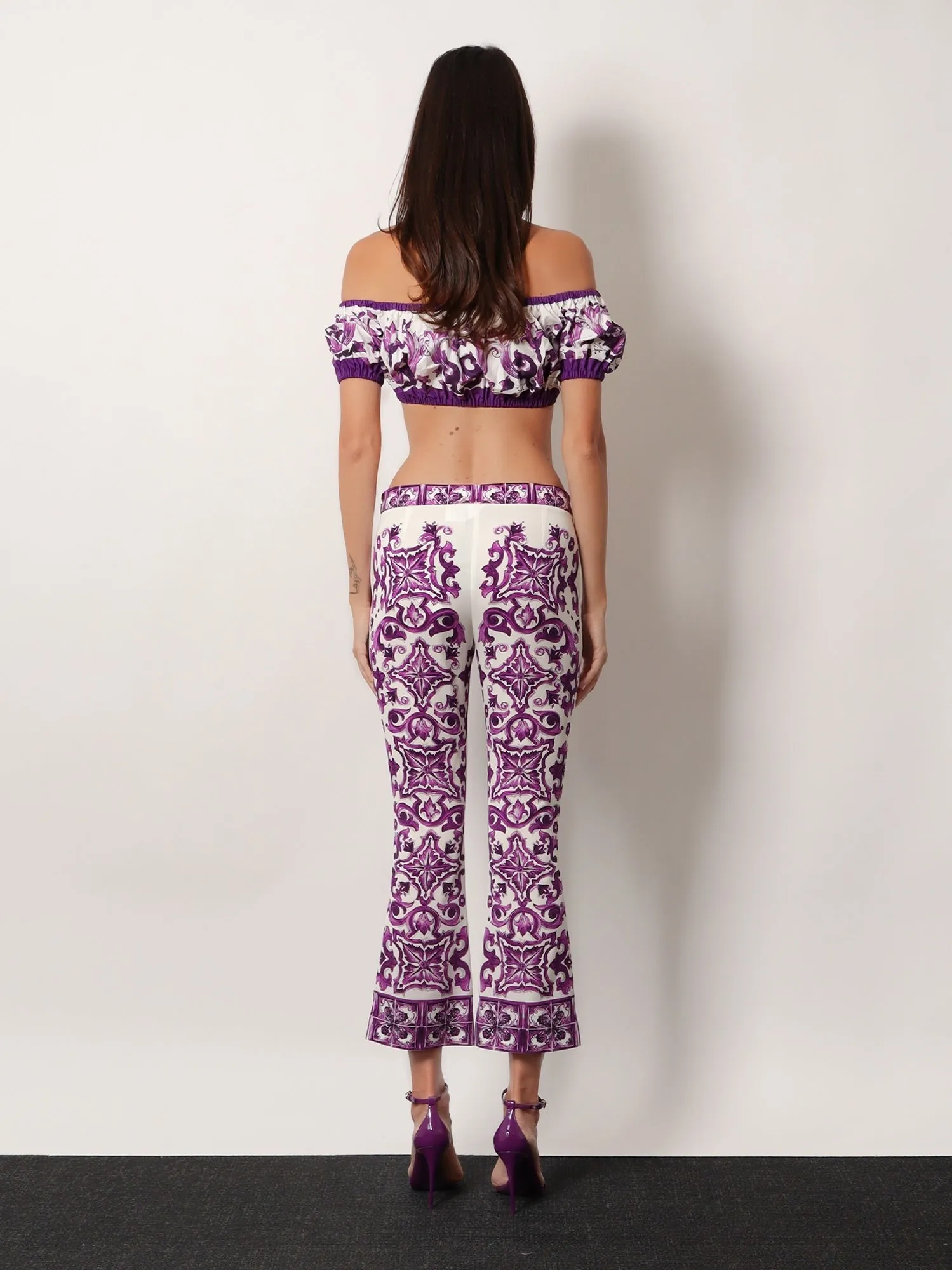 Dolce & Gabbana Silk trousers with Maiolica print sold by Siebentaschen product image thumbnail 3