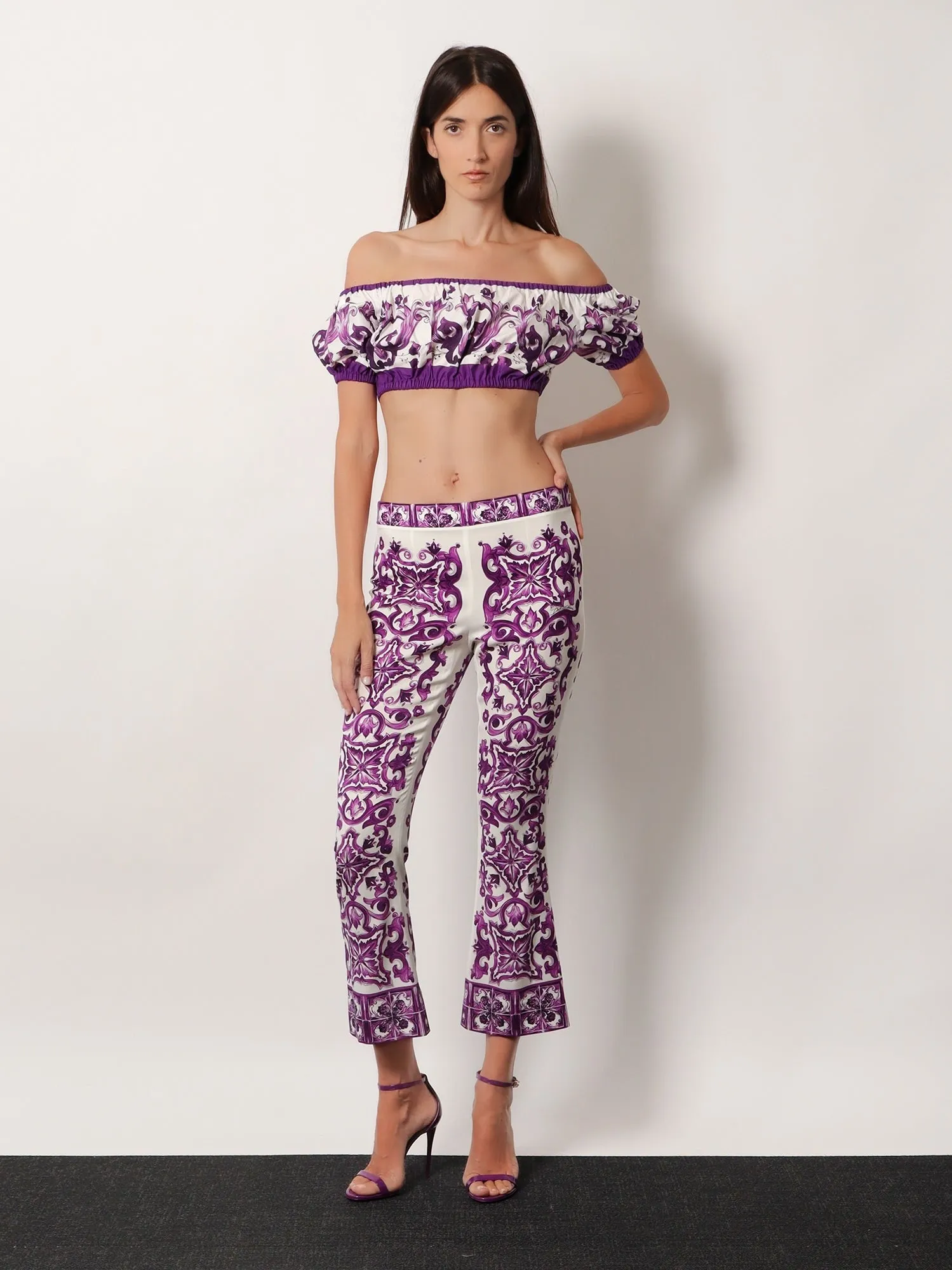 Dolce & Gabbana Silk trousers with Maiolica print sold by Siebentaschen product image thumbnail 2