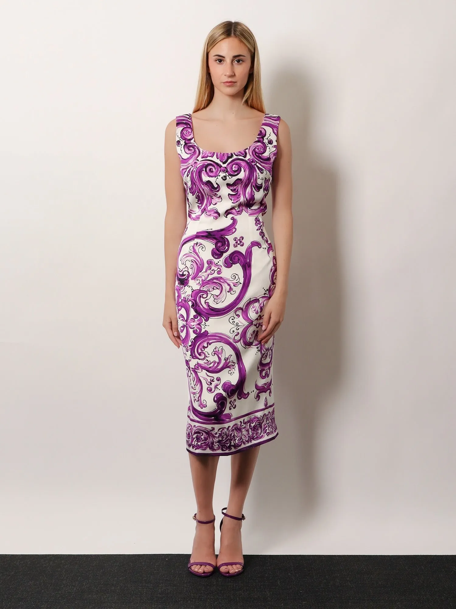 Dolce & Gabbana Silk midi pencil dress with Maiolica print sold by Siebentaschen product image thumbnail 2
