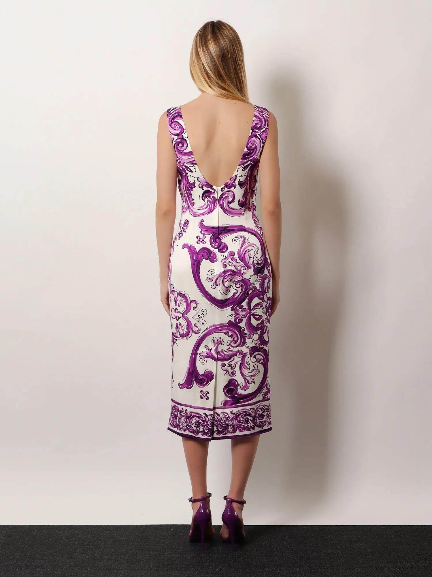 Dolce & Gabbana Silk midi pencil dress with Maiolica print sold by Siebentaschen product image thumbnail 3