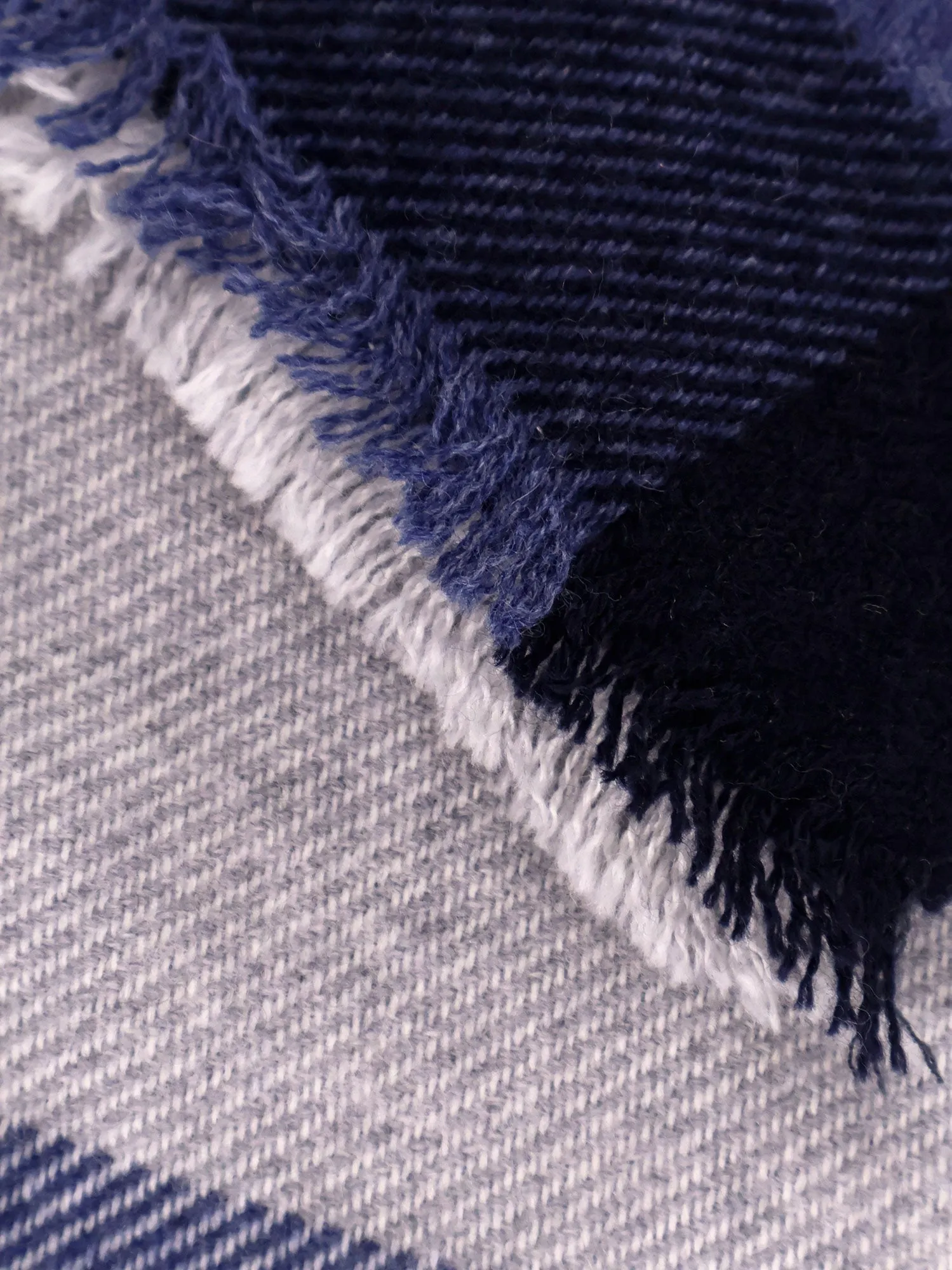 Brunello Cucinelli Wool and cashmere scarf sold by Siebentaschen product image thumbnail 3