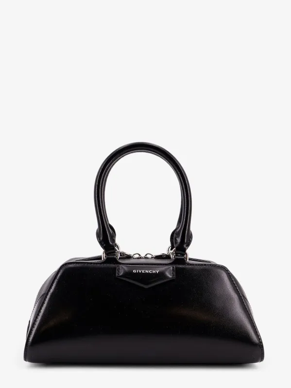 Givenchy Antigona leather shoulder bag sold by Siebentaschen