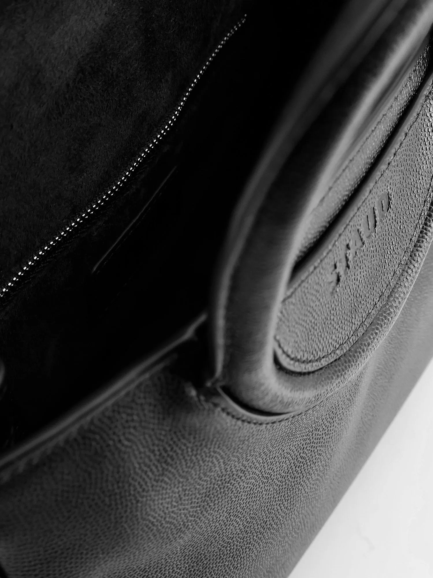 STAUD Maude leather shoulder bag sold by Siebentaschen product image thumbnail 4