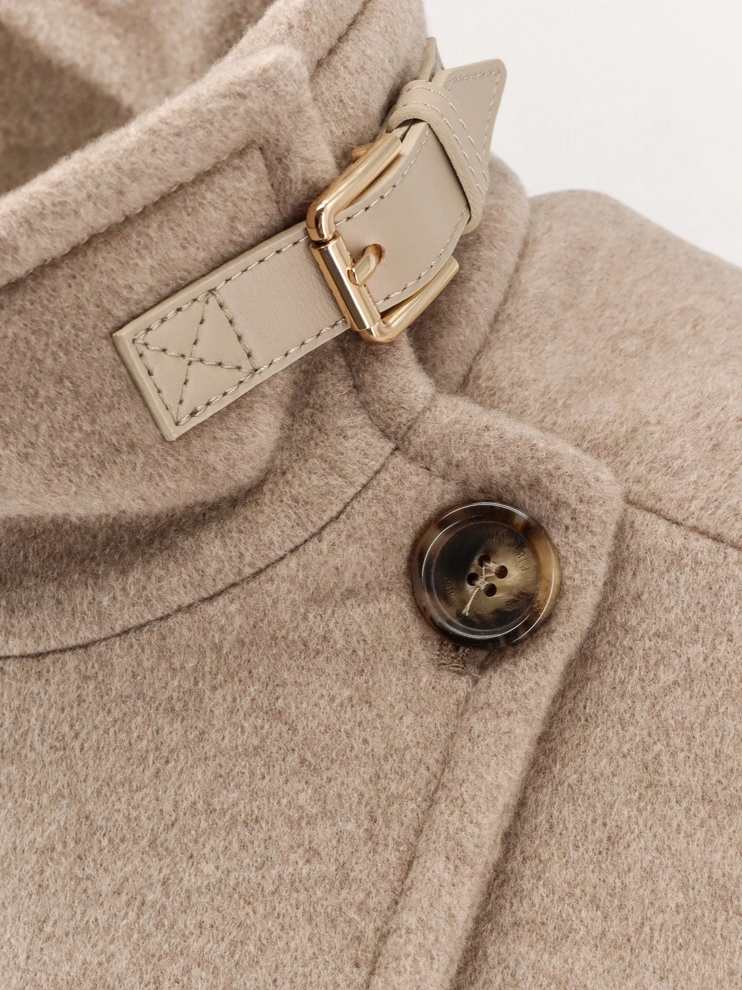 Max Mara Hand-sewn Derrik cashmere cape sold by Siebentaschen product image thumbnail 3