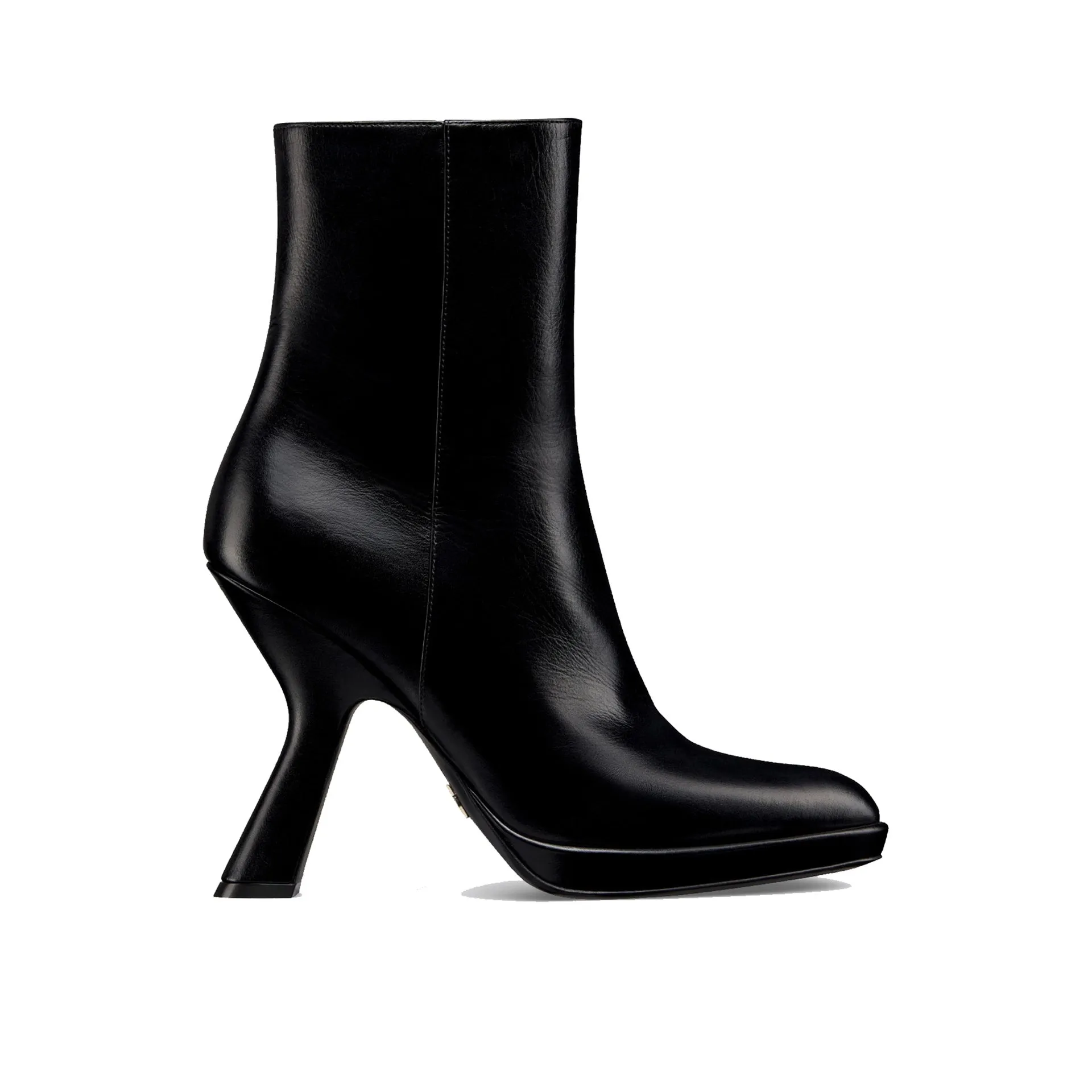 Dior D-Fiction Ankle Boots sold by Siebentaschen