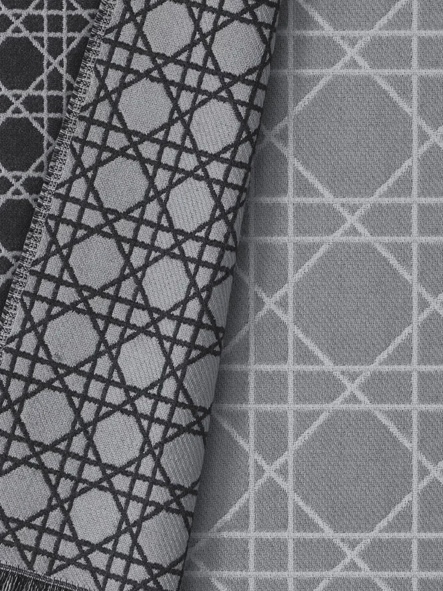 Dior Cannage Jacquard wool scarf sold by Siebentaschen product image thumbnail 2