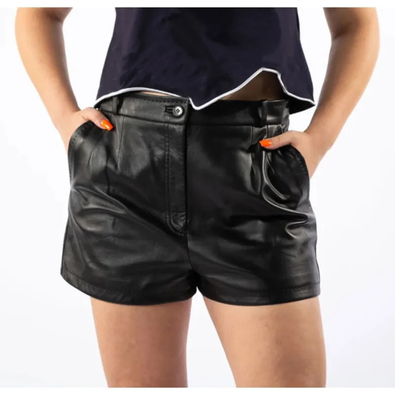 Dolce & Gabbana shorts Black Woman sold by Siebentaschen