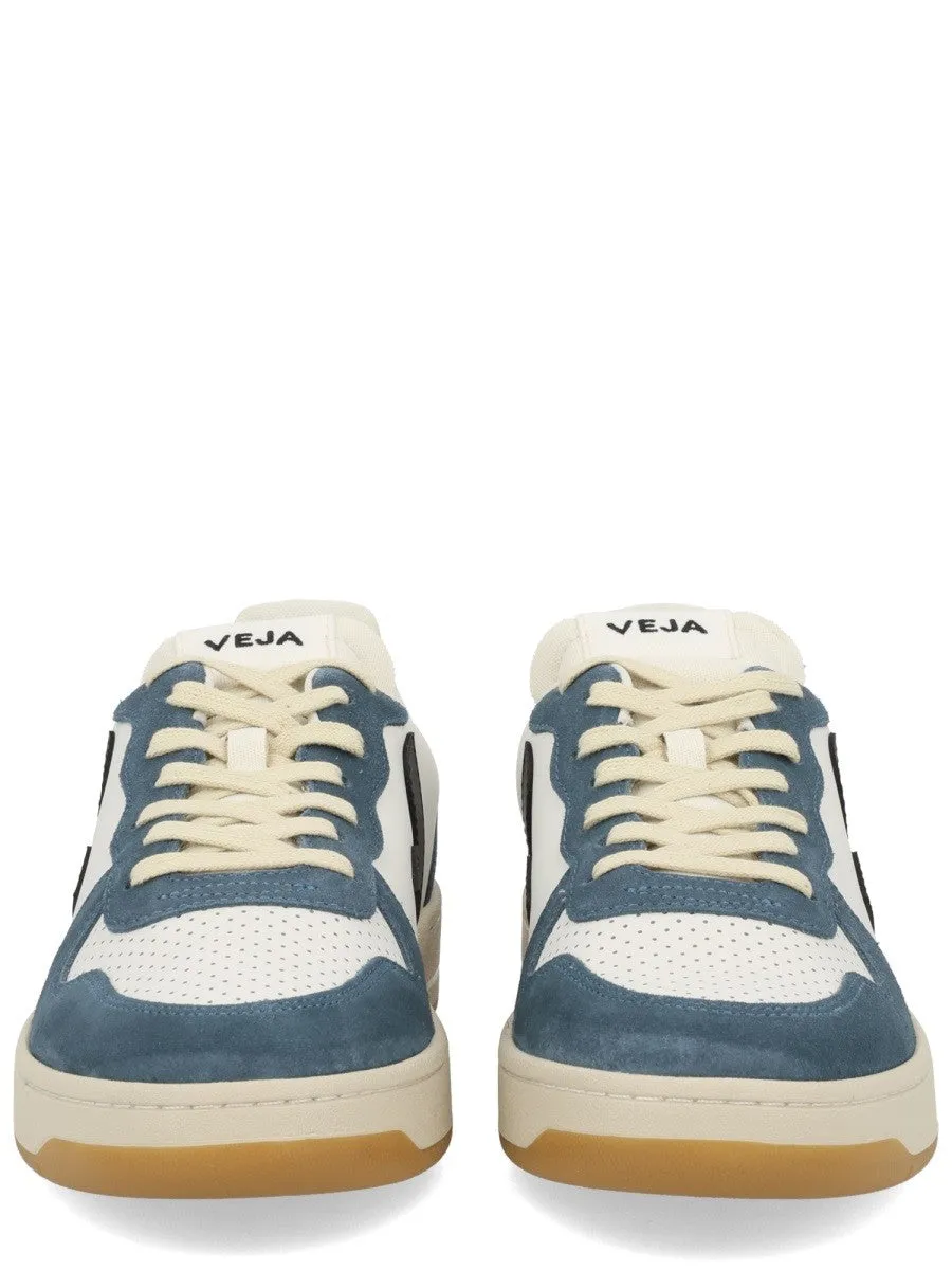 Veja SNEAKER "V-10" sold by Siebentaschen product image thumbnail 3