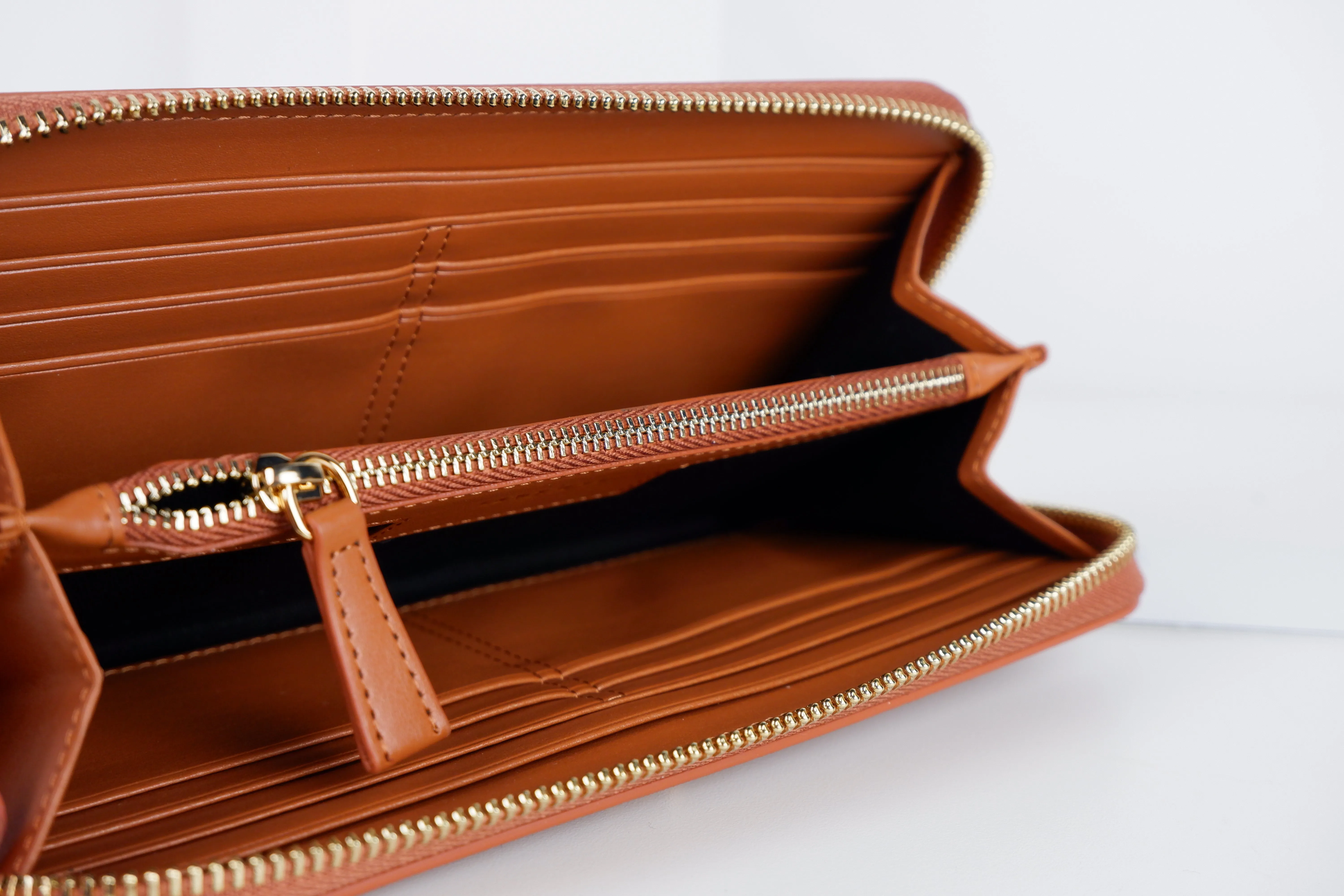 Ungaro Woman Zipped Wallet Brown sold by Siebentaschen product image thumbnail 3