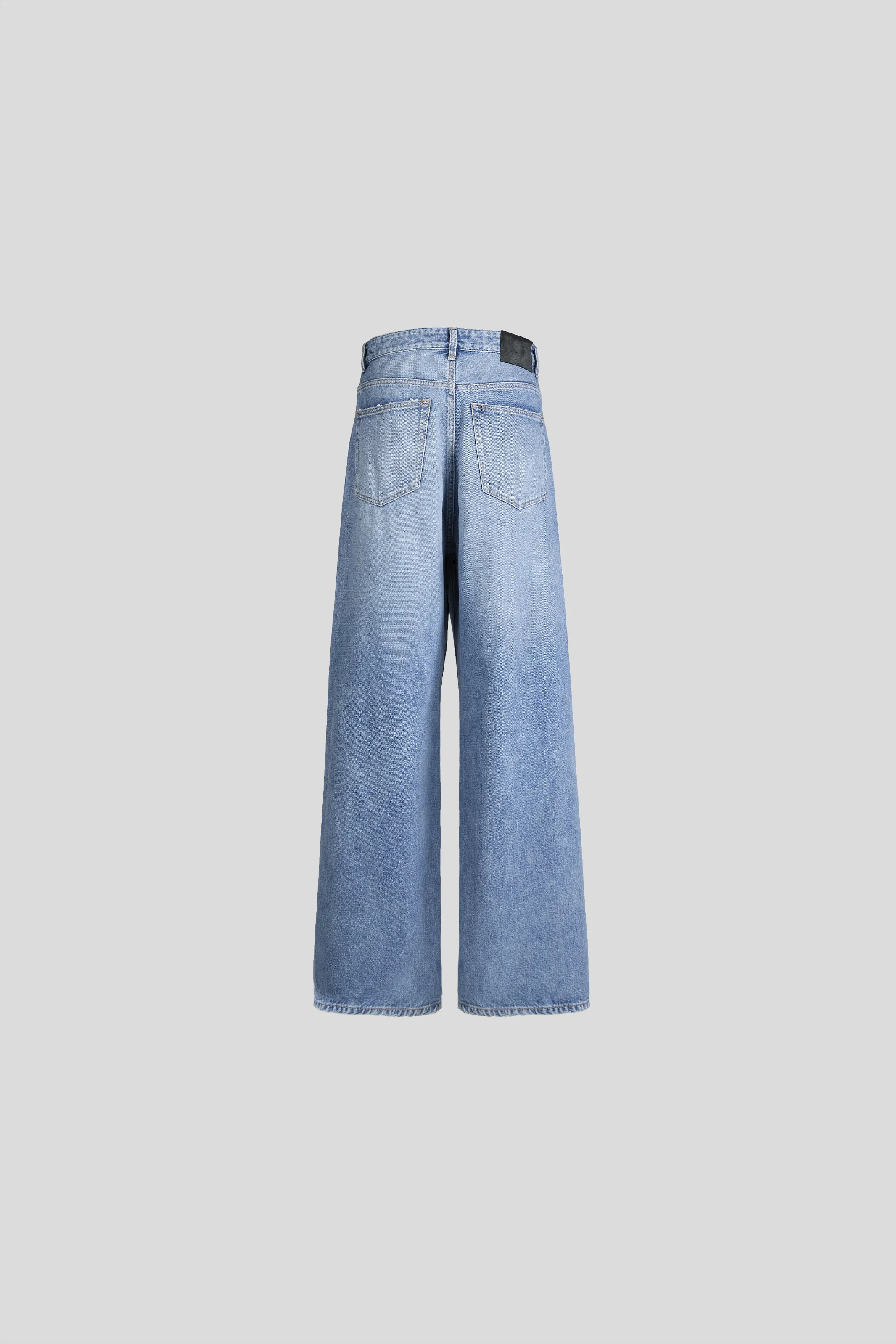 STEVE DISTRESSED STRAIGHT-LEG JEANS IN WASHED BLUE sold by vuja dè product image thumbnail 3
