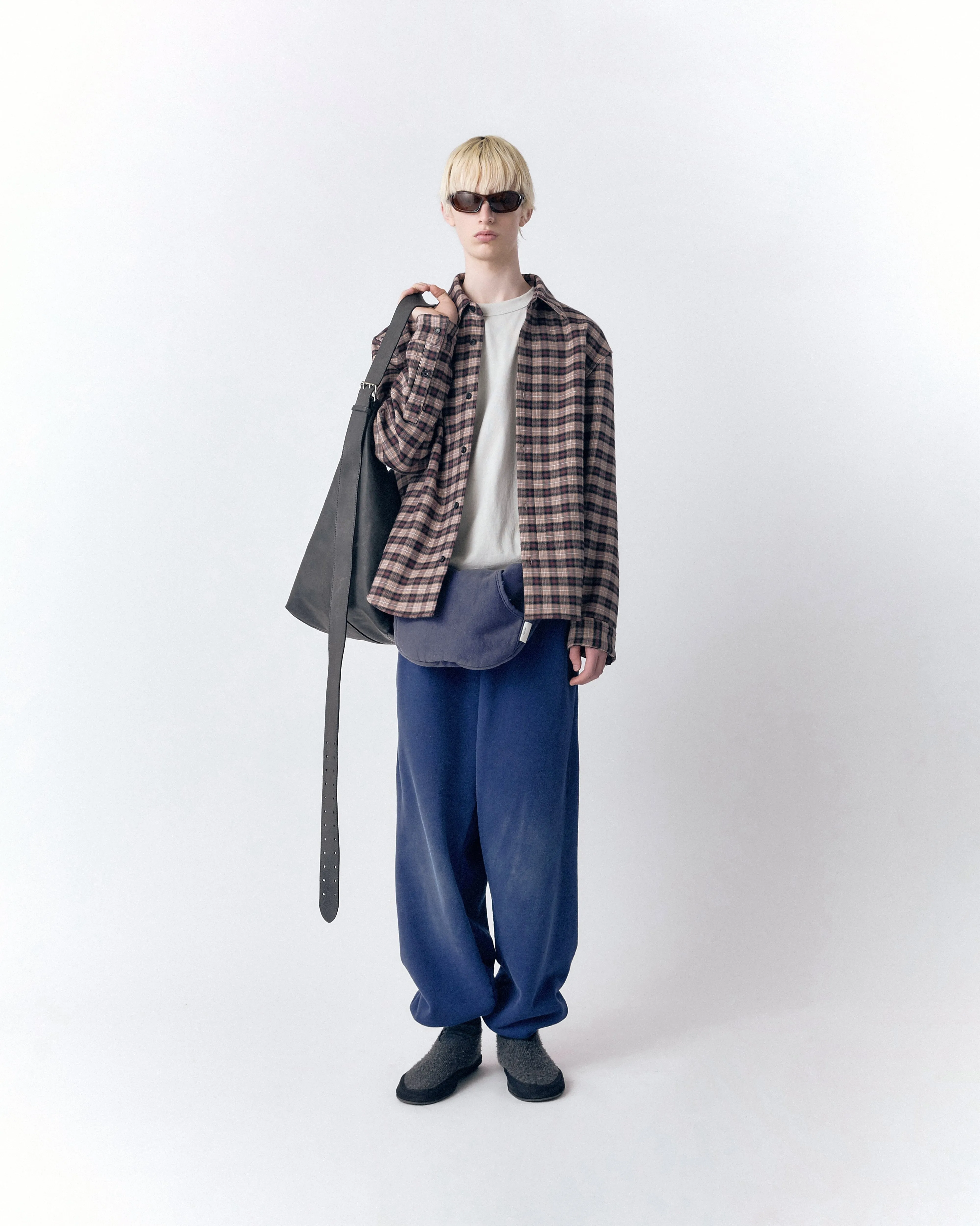 AXEL SUNFADED SWEATPANTS IN SUPIMA COTTON sold by vuja dè product image thumbnail 4