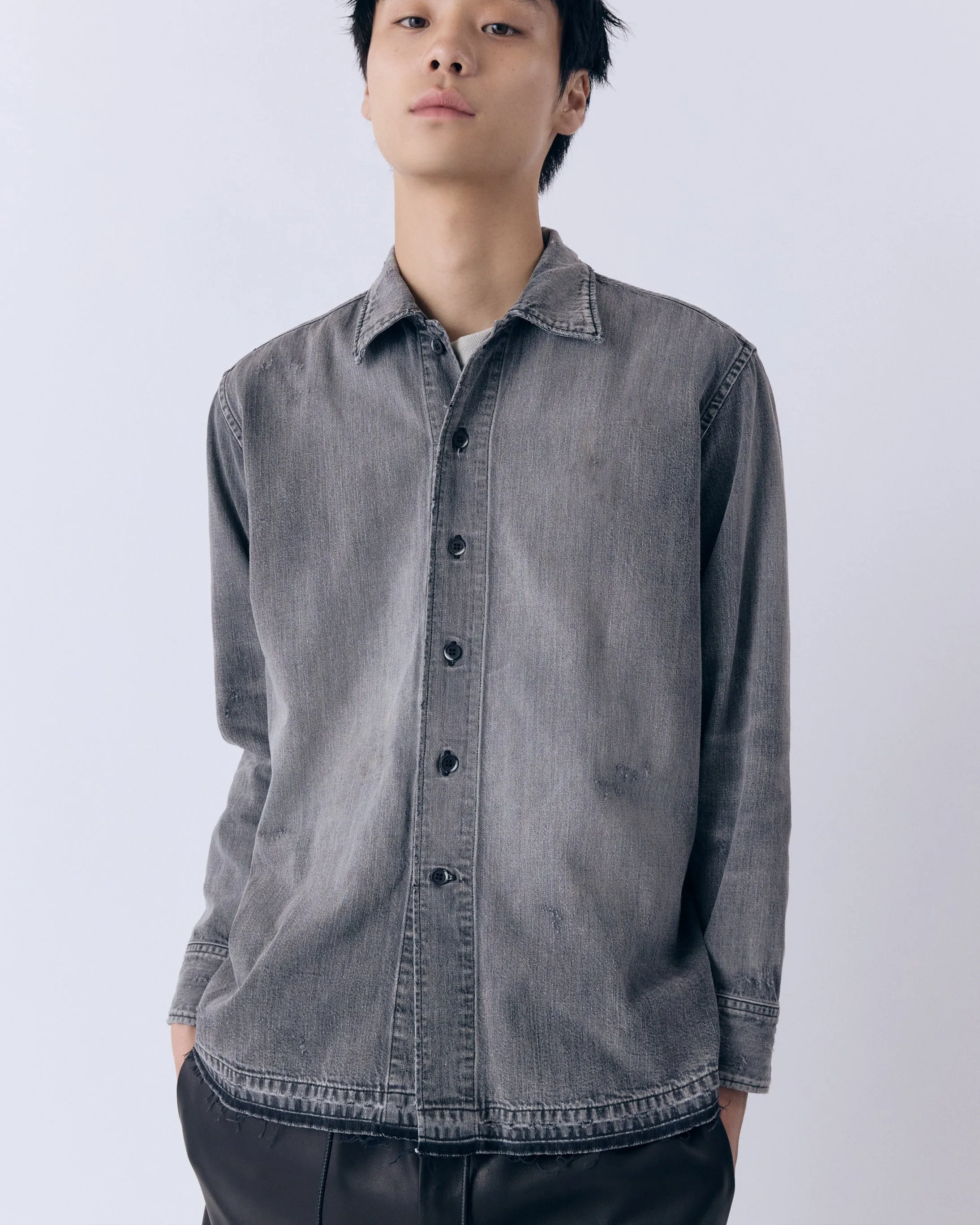 WYATT GRAY CHAMBRAY SHIRT IN DENIM sold by vuja dè product image thumbnail 4